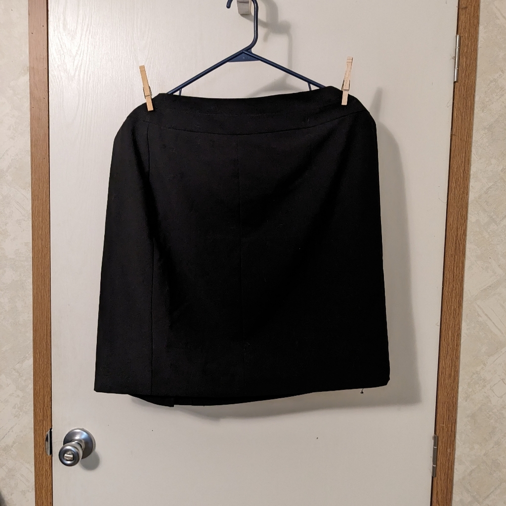 George knee length black skirt with back slit